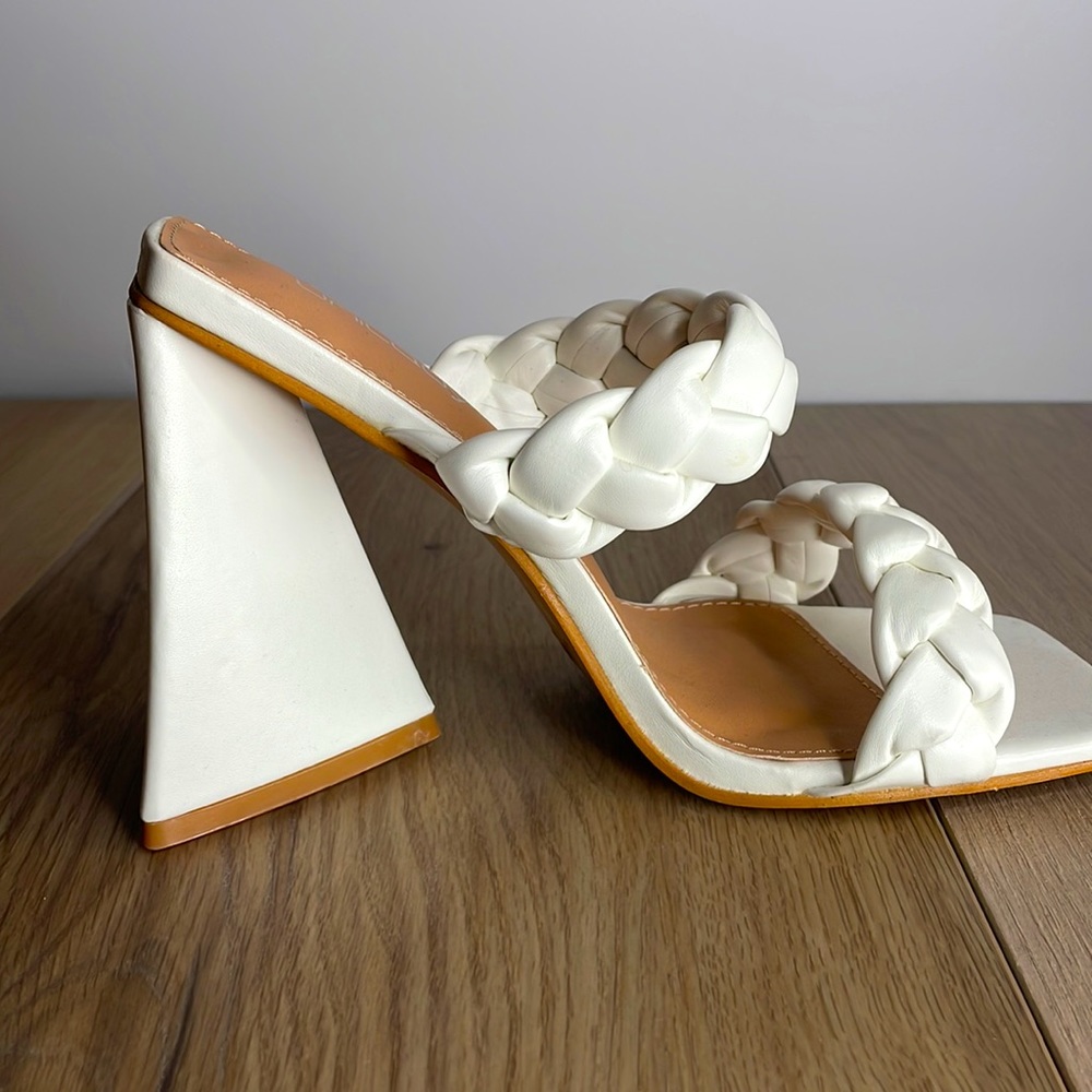 Size 6.5 | White, braided chunky heel sandal heel | Unilady